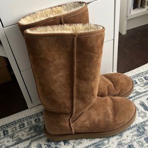 UGGs size 10 chestnut
